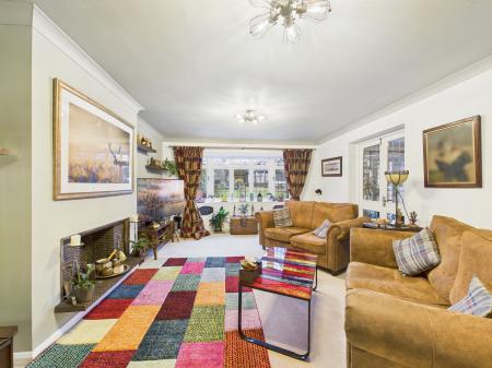 5 bedroom Detached house for sale in Hillrise, Burbage, LE10