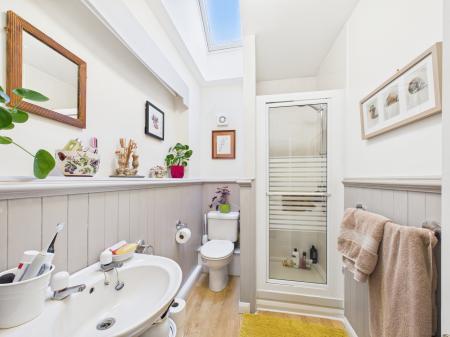 5 bedroom Detached house for sale in Hillrise, Burbage, LE10