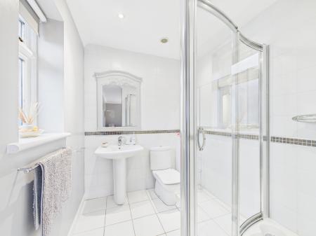 5 bedroom Detached house for sale in Hillrise, Burbage, LE10