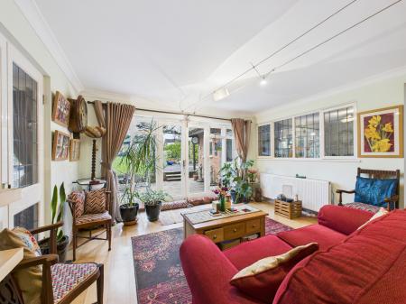 5 bedroom Detached house for sale in Hillrise, Burbage, LE10