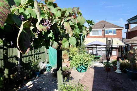 3 bedroom Detached house for sale in John Bold Avenue, Stoney Stanton, LE9