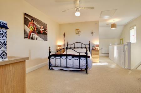 3 bedroom Semi-detached house for sale in Station Road, Stoke Golding, CV13