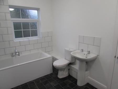 2 bedroom Terraced House to let in Church Road, Nuneaton, CV10