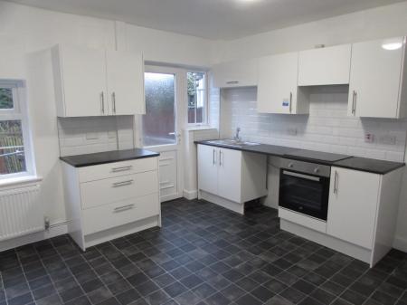 2 bedroom Terraced House to let in Church Road, Nuneaton, CV10