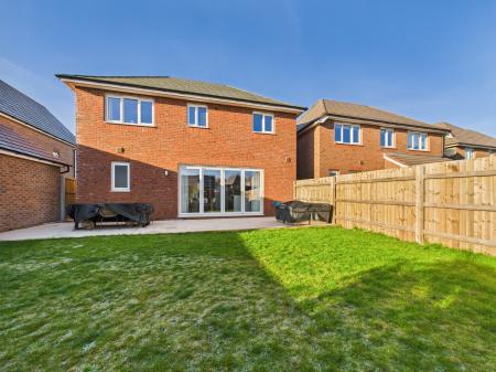 3 bedroom Detached house for sale in Roman Avenue, Nuneaton, CV11