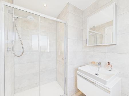 3 bedroom Detached house for sale in Roman Avenue, Nuneaton, CV11