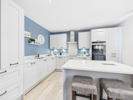 3 bedroom Detached house for sale in Roman Avenue, Nuneaton, CV11