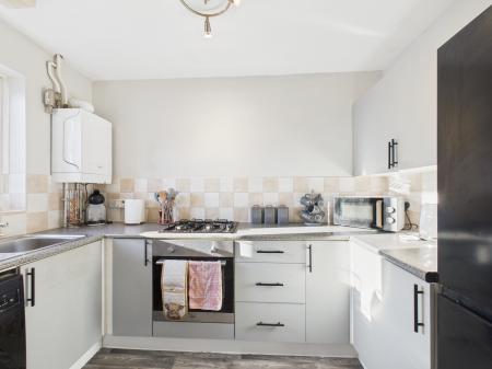 2 bedroom Semi-detached house for sale in Leysmill Close, Hinckley, LE10