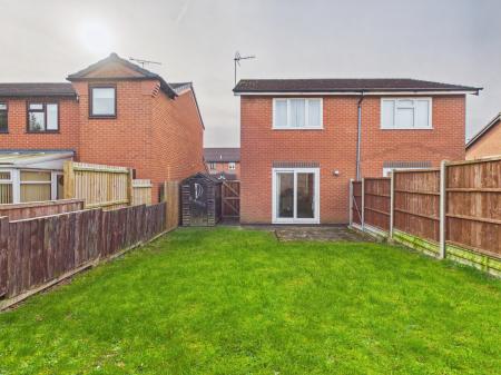 2 bedroom Semi-detached house for sale in Leysmill Close, Hinckley, LE10