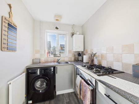 2 bedroom Semi-detached house for sale in Leysmill Close, Hinckley, LE10