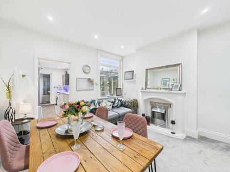 3 bedroom Semi-detached house for sale in New Street, Earl Shilton, LE9