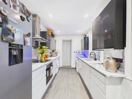 3 bedroom Semi-detached house for sale in New Street, Earl Shilton, LE9