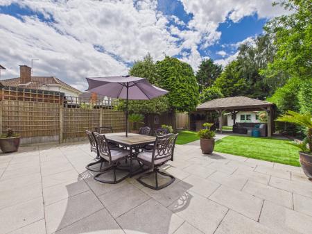 5 bedroom Detached house for sale in Bradgate Road, Hinckley, LE10