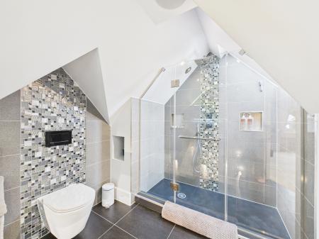 5 bedroom Detached house for sale in Bradgate Road, Hinckley, LE10