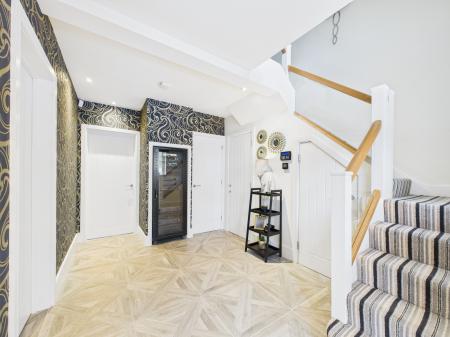 5 bedroom Detached house for sale in Bradgate Road, Hinckley, LE10