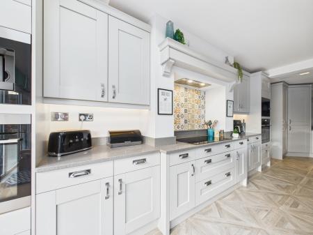 5 bedroom Detached house for sale in Bradgate Road, Hinckley, LE10