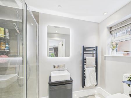 5 bedroom Detached house for sale in Bradgate Road, Hinckley, LE10