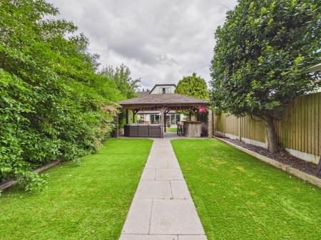 5 bedroom Detached house for sale in Bradgate Road, Hinckley, LE10