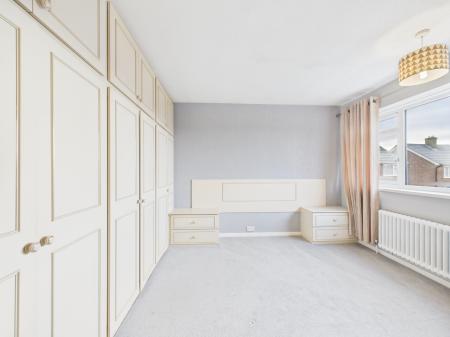 3 bedroom Detached house for sale in Sandy Crescent, Hinckley, LE10