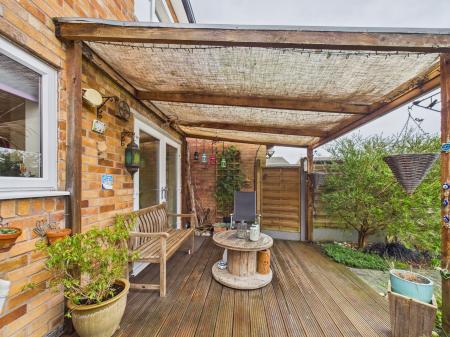 2 bedroom Semi-detached house for sale in Lochmore Close, Hinckley, LE10