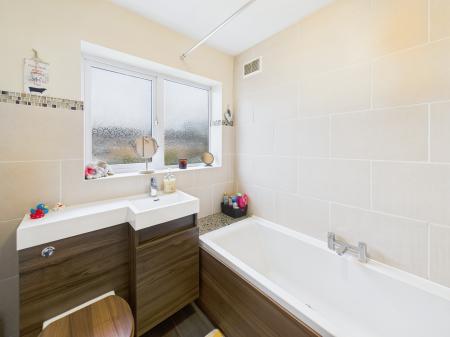 2 bedroom Semi-detached house for sale in Lochmore Close, Hinckley, LE10
