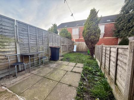2 bedroom Terraced House to let in Duke Street, Nuneaton, CV11