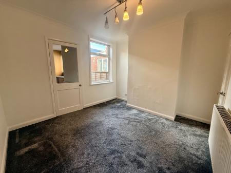 2 bedroom Terraced House to let in Duke Street, Nuneaton, CV11