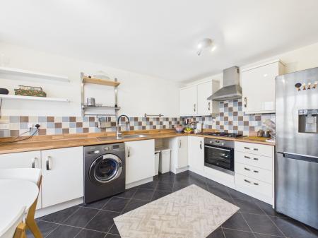 4 bedroom Semi-detached house for sale in Amber Way, Burbage, LE10