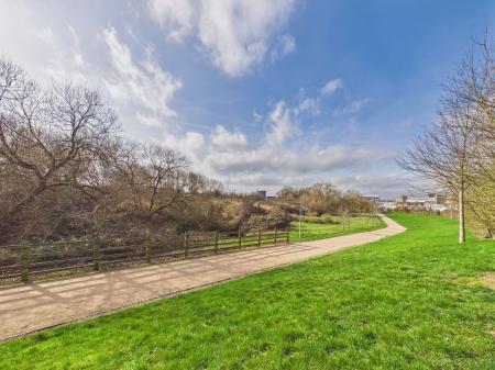 4 bedroom Semi-detached house for sale in Amber Way, Burbage, LE10