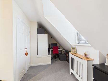 4 bedroom Semi-detached house for sale in Amber Way, Burbage, LE10