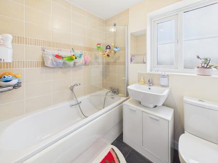 4 bedroom Semi-detached house for sale in Amber Way, Burbage, LE10
