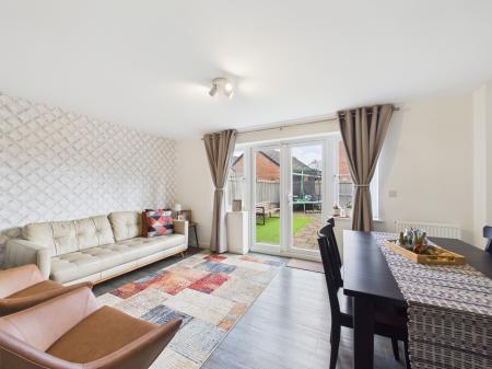 4 bedroom Semi-detached house for sale in Amber Way, Burbage, LE10