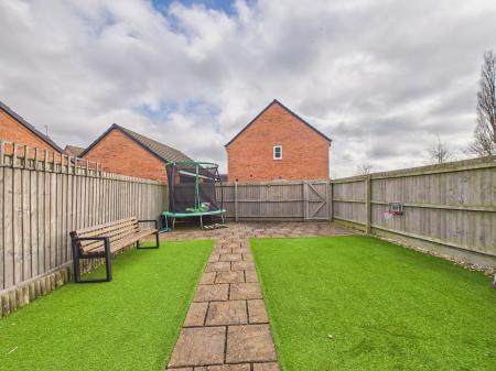 4 bedroom Semi-detached house for sale in Amber Way, Burbage, LE10
