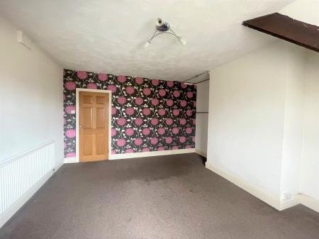 1 bedroom Flat to let in Old Hinckley Road, Nuneaton, CV10