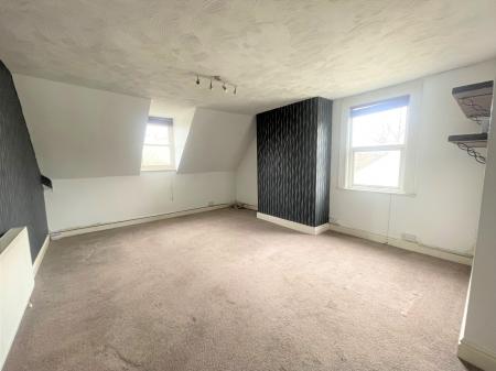 1 bedroom Flat to let in Old Hinckley Road, Nuneaton, CV10