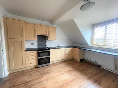 1 bedroom Flat to let in Old Hinckley Road, Nuneaton, CV10