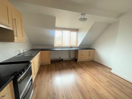 1 bedroom Flat to let in Old Hinckley Road, Nuneaton, CV10