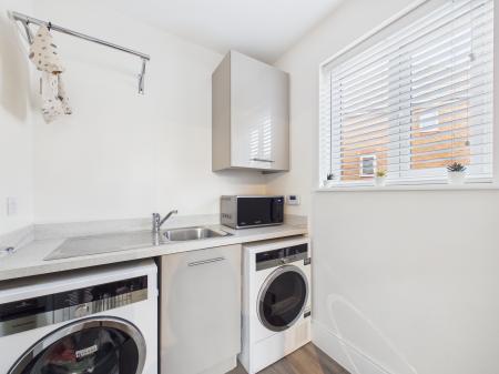 3 bedroom Detached house for sale in Roman Avenue, Nuneaton, CV11