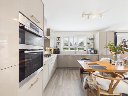 3 bedroom Detached house for sale in Roman Avenue, Nuneaton, CV11