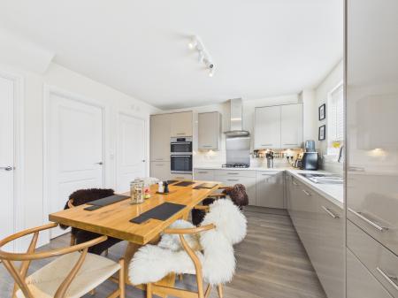 3 bedroom Detached house for sale in Roman Avenue, Nuneaton, CV11