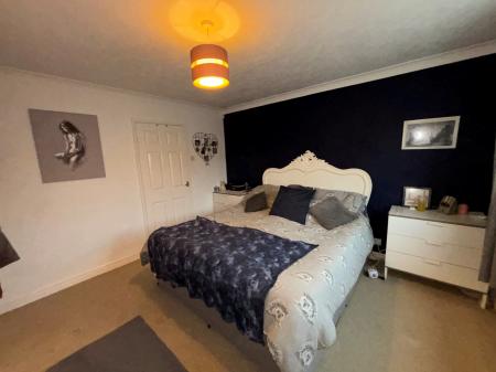 3 bedroom Detached house to let in Hillside Drive, Nuneaton, CV10