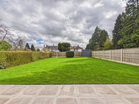 4 bedroom Detached house for sale in Field Way, Earl Shilton, LE9