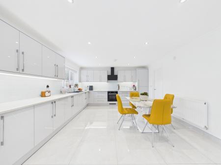 4 bedroom Detached house for sale in Field Way, Earl Shilton, LE9