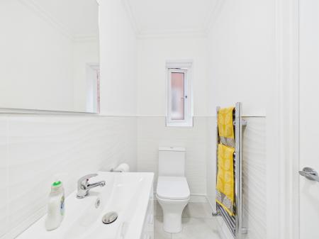 4 bedroom Detached house for sale in Field Way, Earl Shilton, LE9