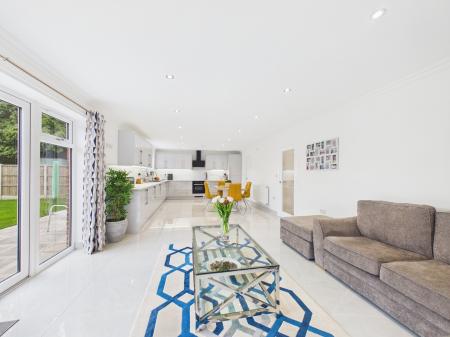 4 bedroom Detached house for sale in Field Way, Earl Shilton, LE9