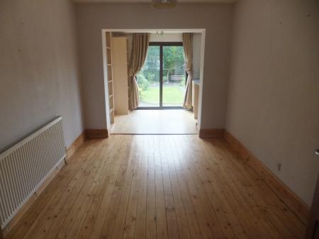 3 bedroom Semi-detached house to let in Briardene Avenue, Bedworth, CV12