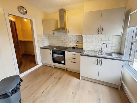 1 bedroom Flat to let in Stanley Road, Nuneaton, CV11