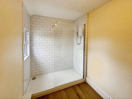 1 bedroom Flat to let in Stanley Road, Nuneaton, CV11