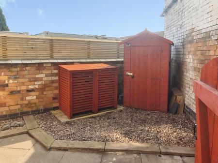 1 bedroom Flat to let in Stanley Road, Nuneaton, CV11