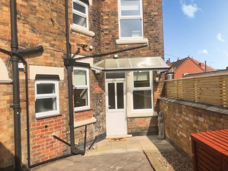1 bedroom Flat to let in Stanley Road, Nuneaton, CV11
